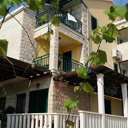 Lägenhet In With Sea View, Balcony, Air Conditioning, Wifi