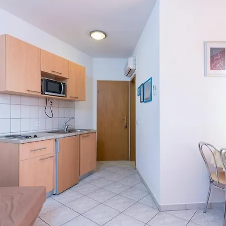 In With Sea View, Balcony, Air Conditioning, Wifi Lägenhet *