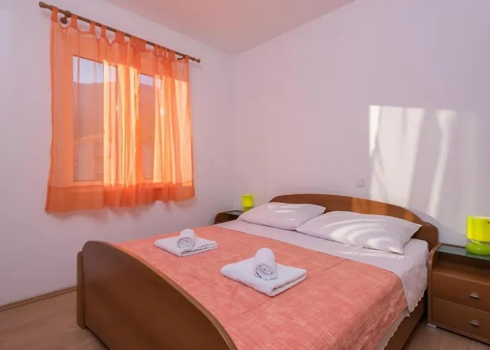Apartman In With Sea View, Balcony, Air Conditioning, Wifi