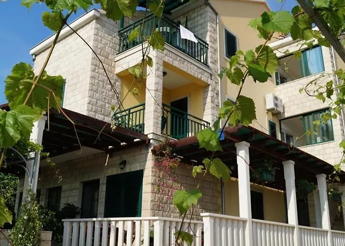 Apartman In With Sea View, Balcony, Air Conditioning, Wifi